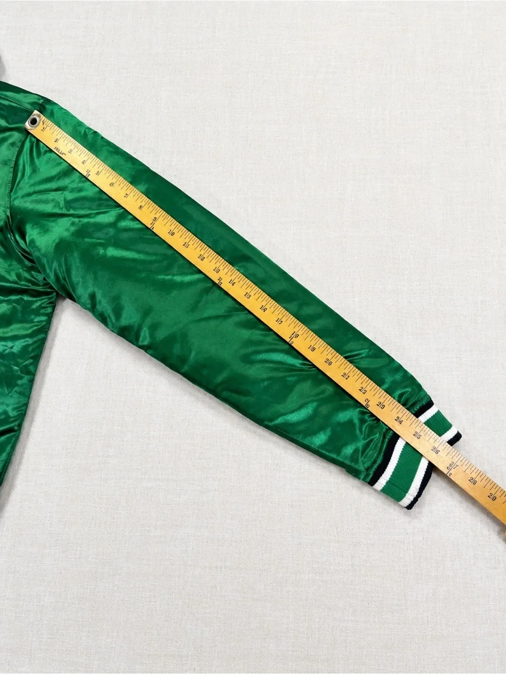 2019 Bioworld Officially Licensed Harry Potter Slytherin Bomber Jacket Size M